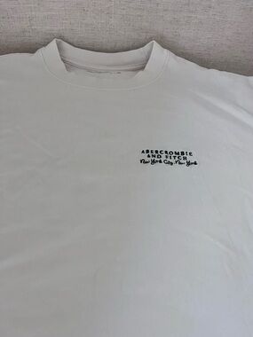 Abercrombie & Fitch NEW YORK CITY White Short Sleeve Tee with Black Chest Logo